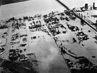 Photo - Inondation du fleuve Fraser à Mission en 1948.