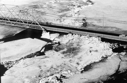 Ice jam at a bridge in Montreal