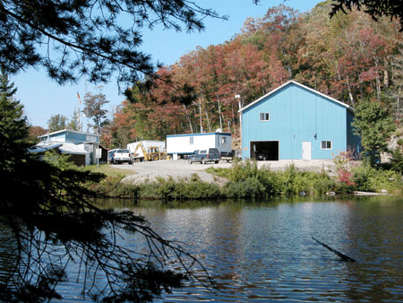 Image de la Vue des installations de terrain sur le BLT prise du Beaver Pond.