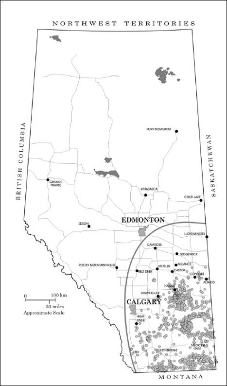 Figure 2. Ferruginous Hawk sightings in Albertafrom 1958 to 2005; grey line indicates edge of historical range (from Downey 2006).