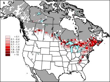 Figure 2. Abondance relative de la Paruline du Canada, selon des données sur l’abondance du Relevé des oiseaux nicheurs calculées pour chaque carré de latitude et de longitude entre 1987 et 2007, en relation avec la portion de l'aire de reproduction échantillonnée par le Relevé.