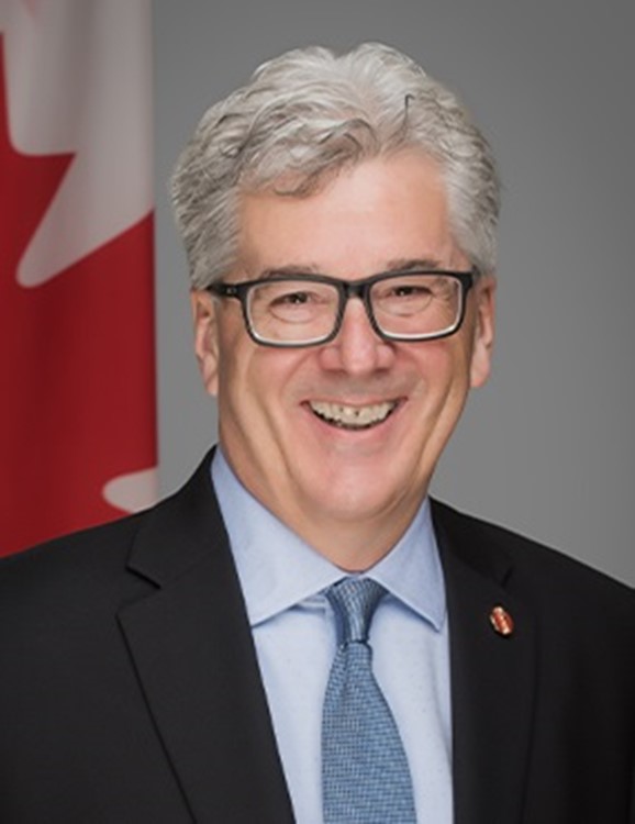 Colin Deacon : Vice-président