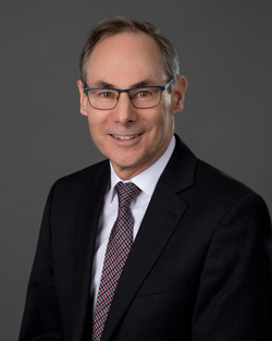 John Patrick Stewart, Directeur général, Produits thérapeutiques