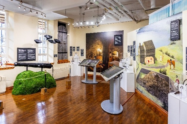 The exhibitions at the Plains of Abraham Museum give visitors an opportunity to discover the history of the Battlefields Park.