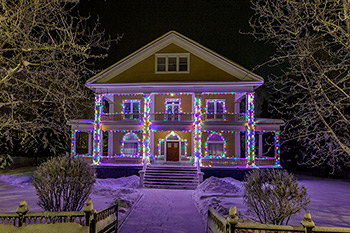 Lumières de Noël Whitehorse (Yukon) : devant de l'Assemblée législative