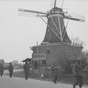 Version en noir et blanc d’En marche