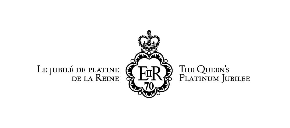 Version centrée et en noir-et-blanc de l’emblème canadien du jubilé de platine avec texte