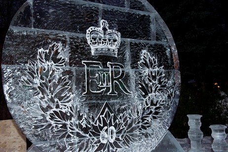 Diamond Jubilee emblem carved into an ice sculpture on display