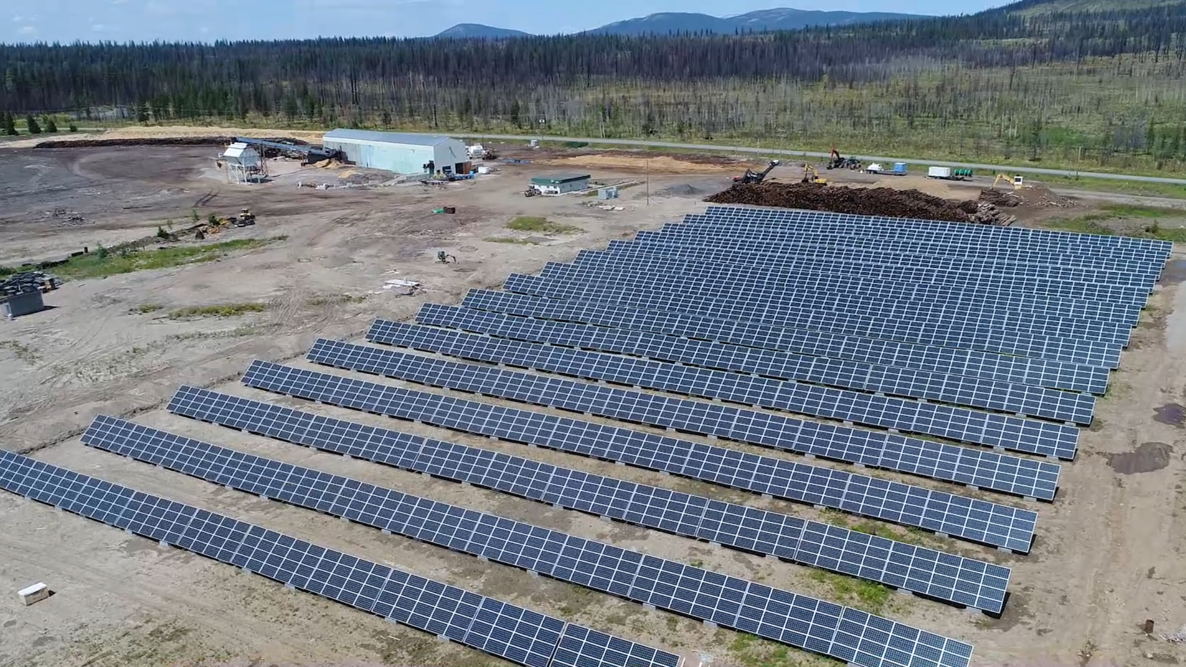 Aerial photo of the Tŝilhqot'in Solar Farm.