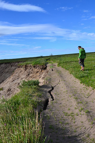 Une portion du sentier de VTT sérieusement endommagée par la fonte du pergélisol, près de Kugluktuk.