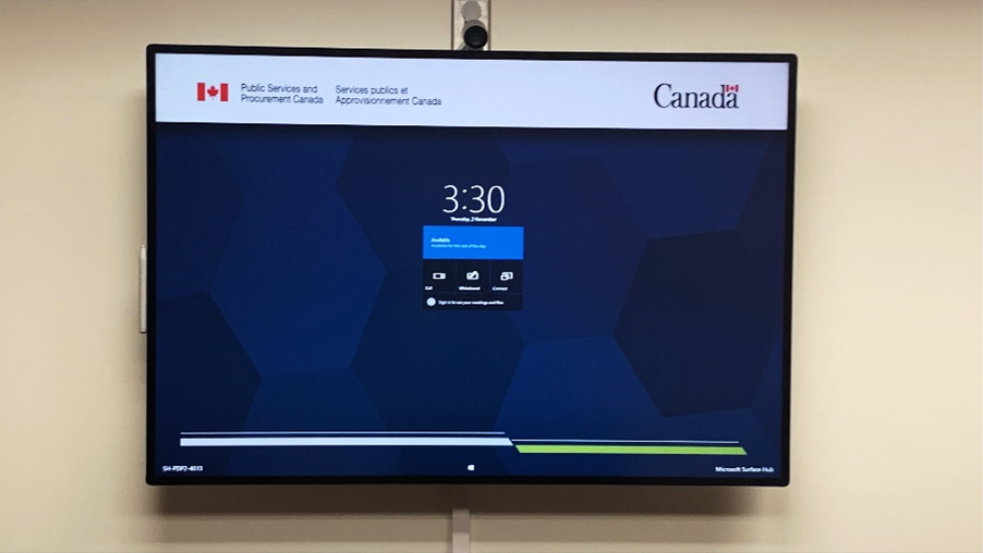 Surface Hub: Touchscreen fixed on the wall