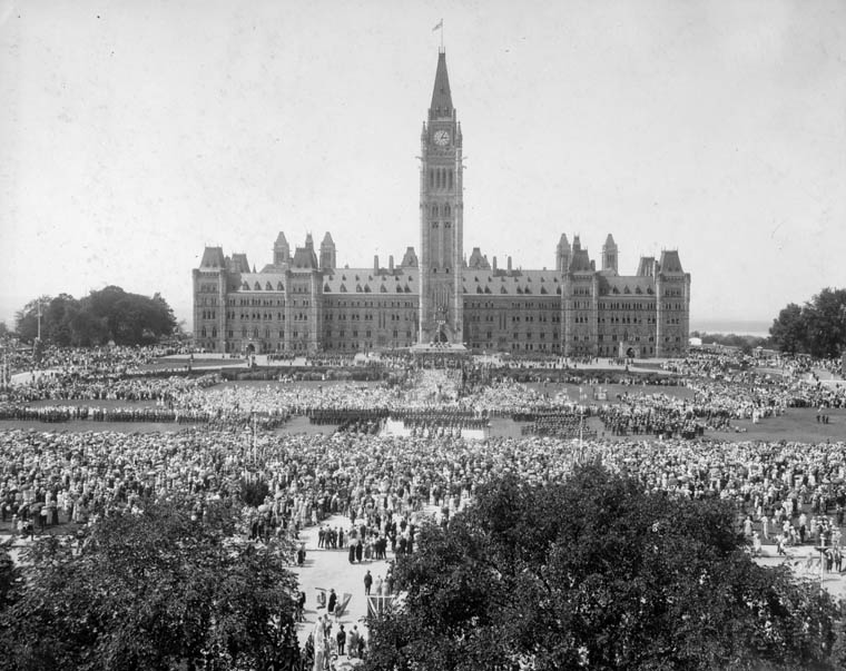 Voir image agrandie des célébrations du Jubilé sur la Colline du Parlement, le 1er juillet 1927
