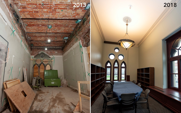 Deux  photos de la même salle. Sur la première photo, les fenêtres sont obstruées et  les briques au plafond sont apparentes. La seconde photo montre la même salle; les fenêtres ont été installées, et le plafond et les murs sont complètement restaurés.