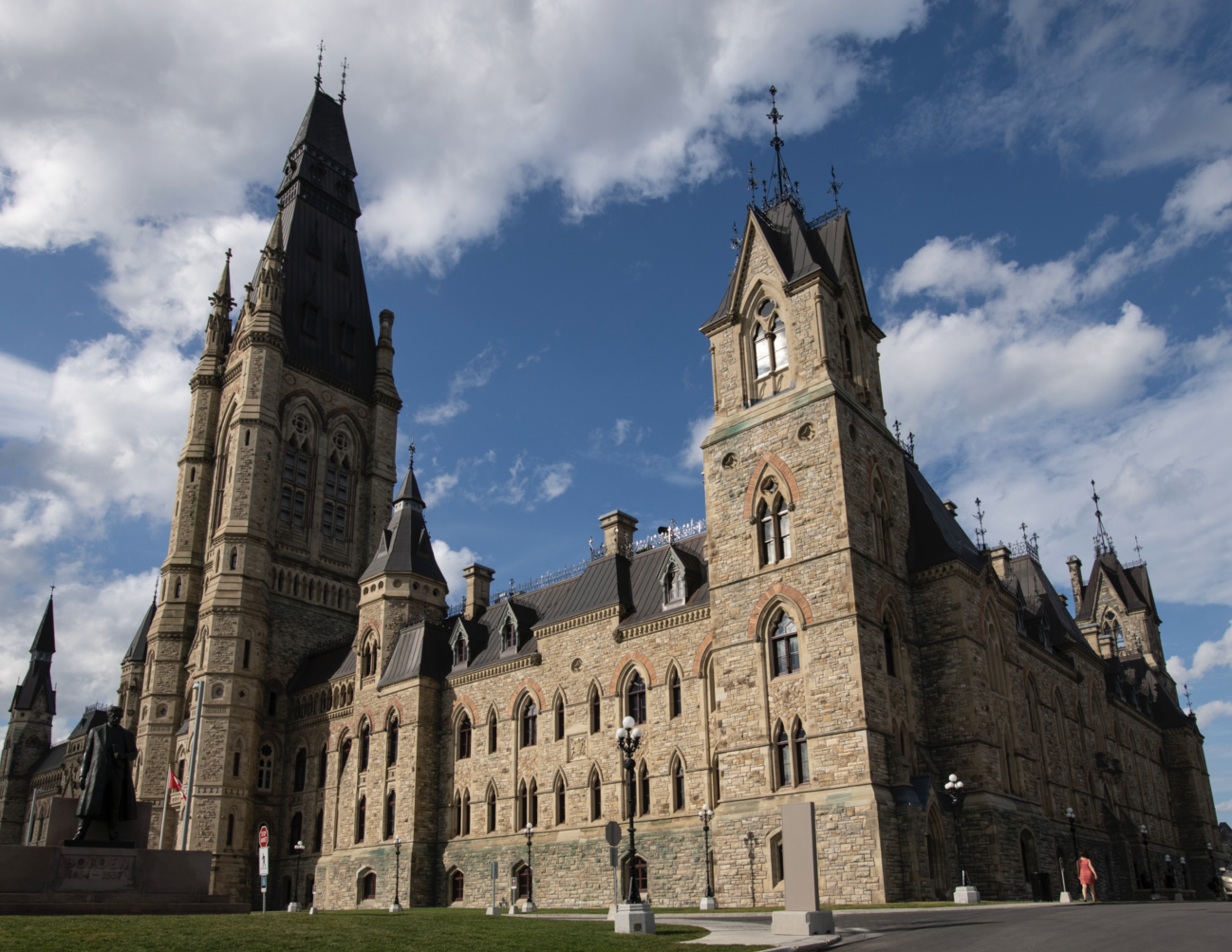 Le tour Mackenzie de L'édifice de l'Ouest