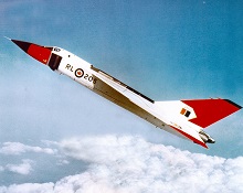 Le Avro CF-105 Arrow en vol. PHOTO : Archives du MDN, PMRC 82 384