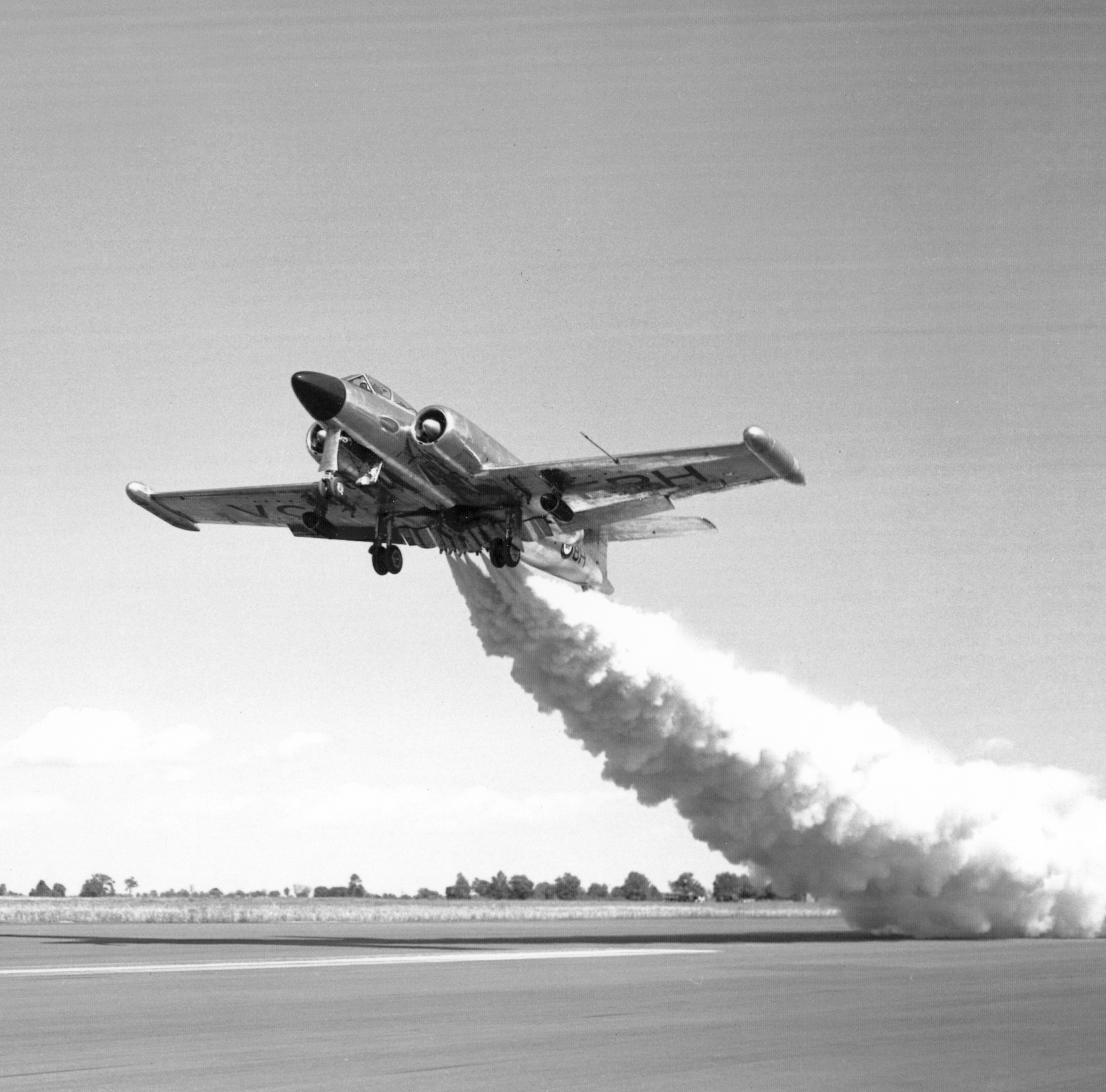 CF-100 Canuck. PHOTO: DND Archives, PL-54505