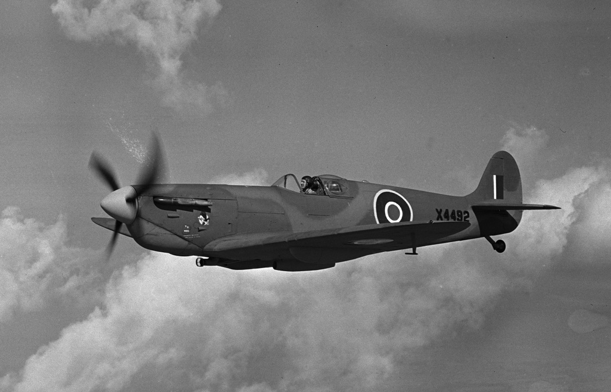 An RCAF unarmed home-war establishment Spitfire Mk V during high altitude tests at RCAF Station Rockcliffe, near Ottawa. PHOTO: DND Archives, PL20230 