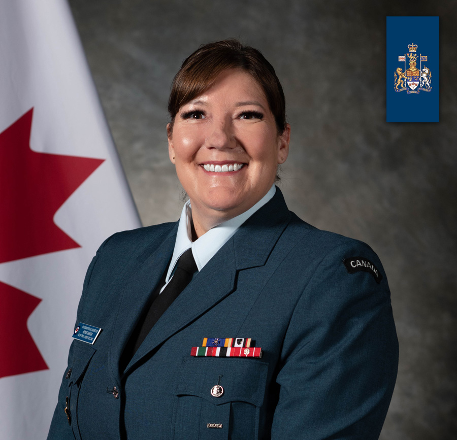 Adjudante-chef (Adjuc C) du Commandement de l’ARC et insigne