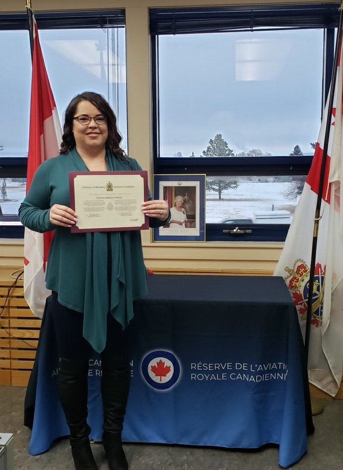 Aviator Victoria Pearce enrolled into the RCAF Reserve on 11 December, 2020 to become a Human Resource Administrator.
Photo: Master Warrant Officer Patricia Schwindt, 4 RCAF Reserve Flight.