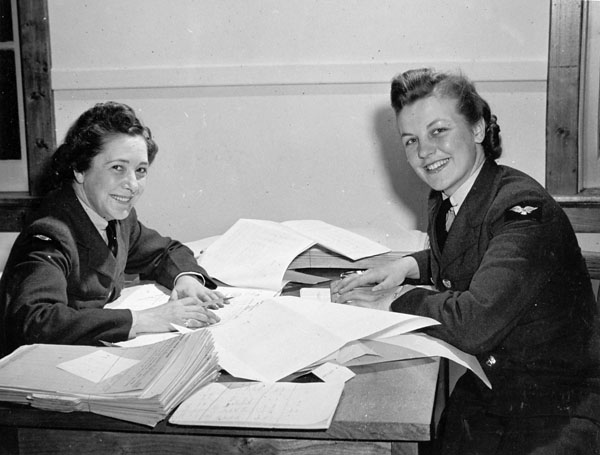 Members of the RCAF Women’s Division work at No. 2 Service Flying Training School at RCAF Uplands, Ontario. PHOTO: DND