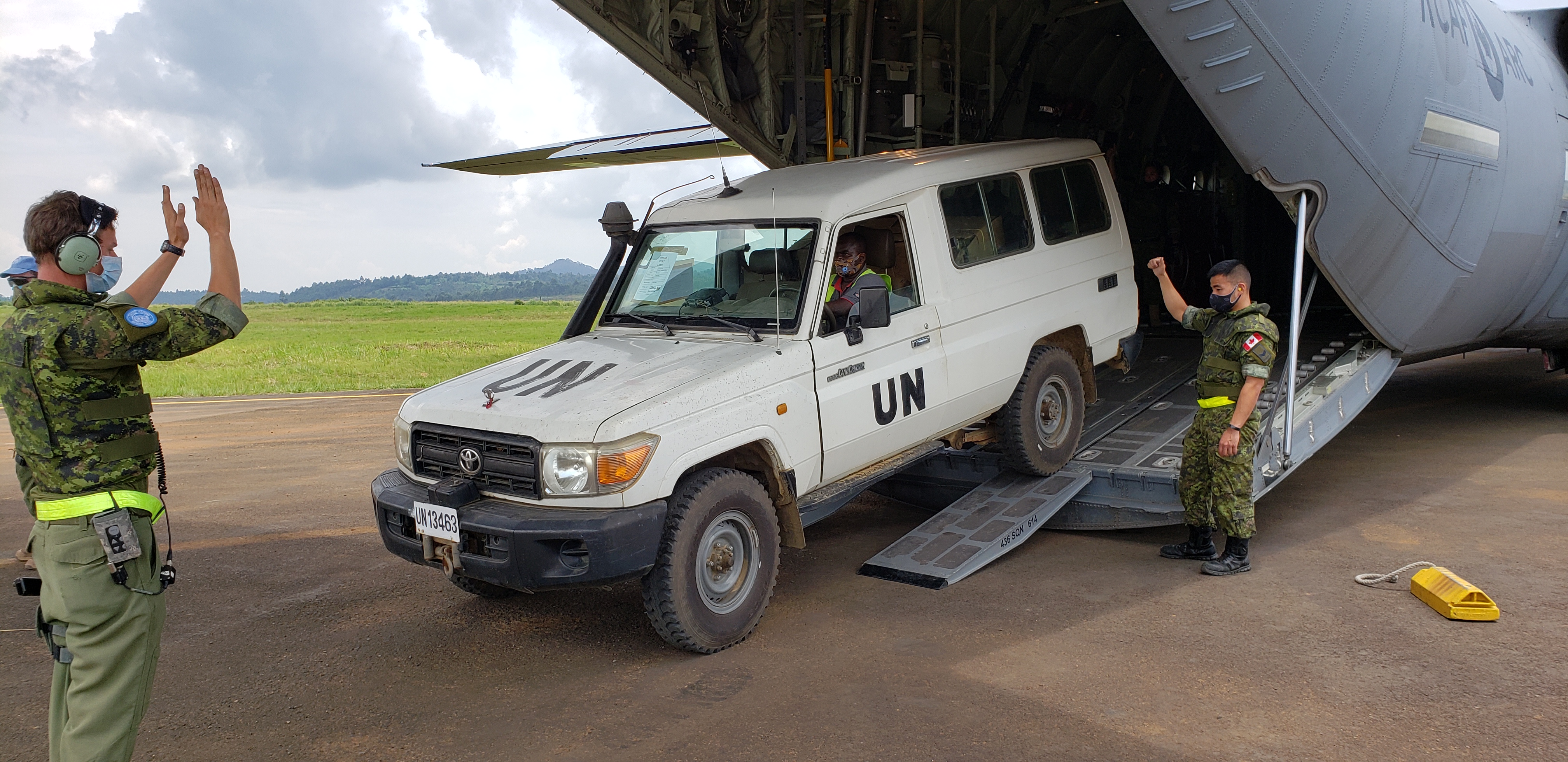 A United Nations vehicle is unloaded from a Royal Canadian Air Force CC-130J Hercules on October 13, 2020. The aircraft detachment is operating as part of Operation PRESENCE based out of Entebbe Uganda, providing tactical airlift throughout the region in support of United Nations Peacekeeping efforts. PHOTO: DND