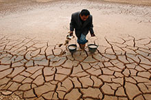 La grande sécheresse qui sévit dans de nombreuses régions du globe pourrait donner lieu à une course aux ressources en eau potable.